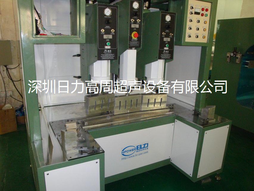 汽車(chē)門(mén)板多點(diǎn)焊接機