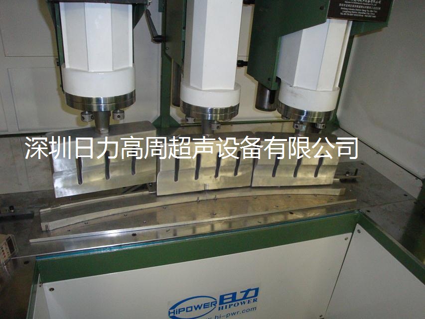 汽車(chē)門(mén)板多點(diǎn)焊接機