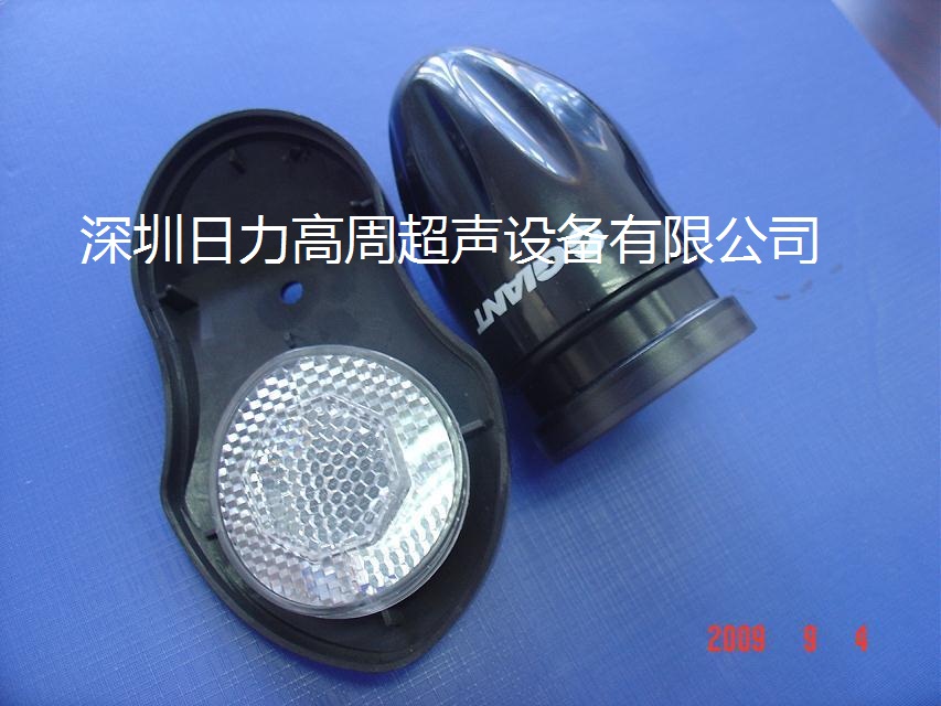 自動(dòng)轉盤(pán)式超聲波焊接機(16工位)